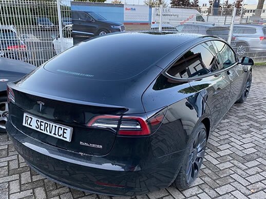 Autoscheiben-tönen-Tesla